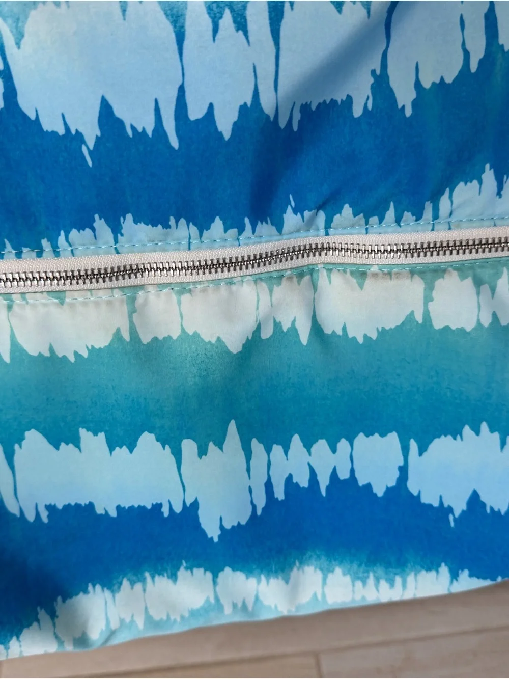 Steve Madden Tie Dye Blue/White Duffle Bag Diaper Beach Travel Vacation